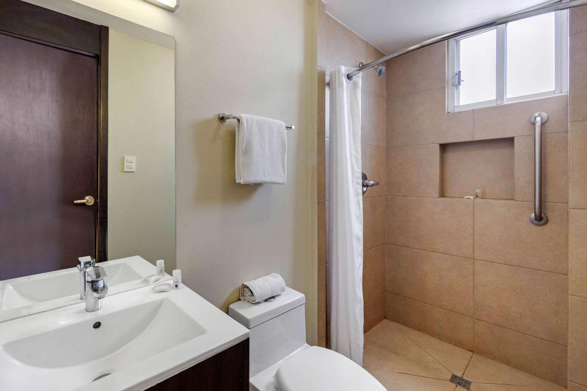 Comfort Inn San Luis Potosí Dış mekan fotoğraf