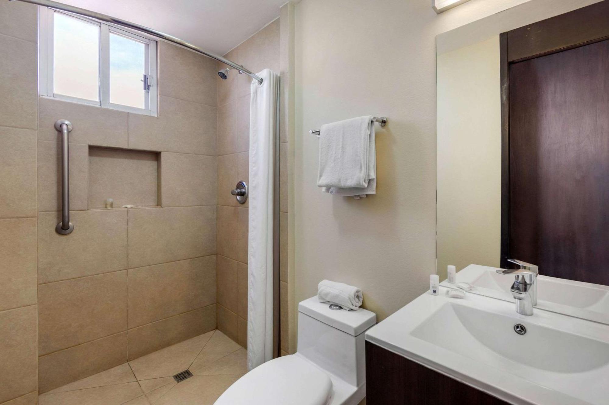 Comfort Inn San Luis Potosí Dış mekan fotoğraf